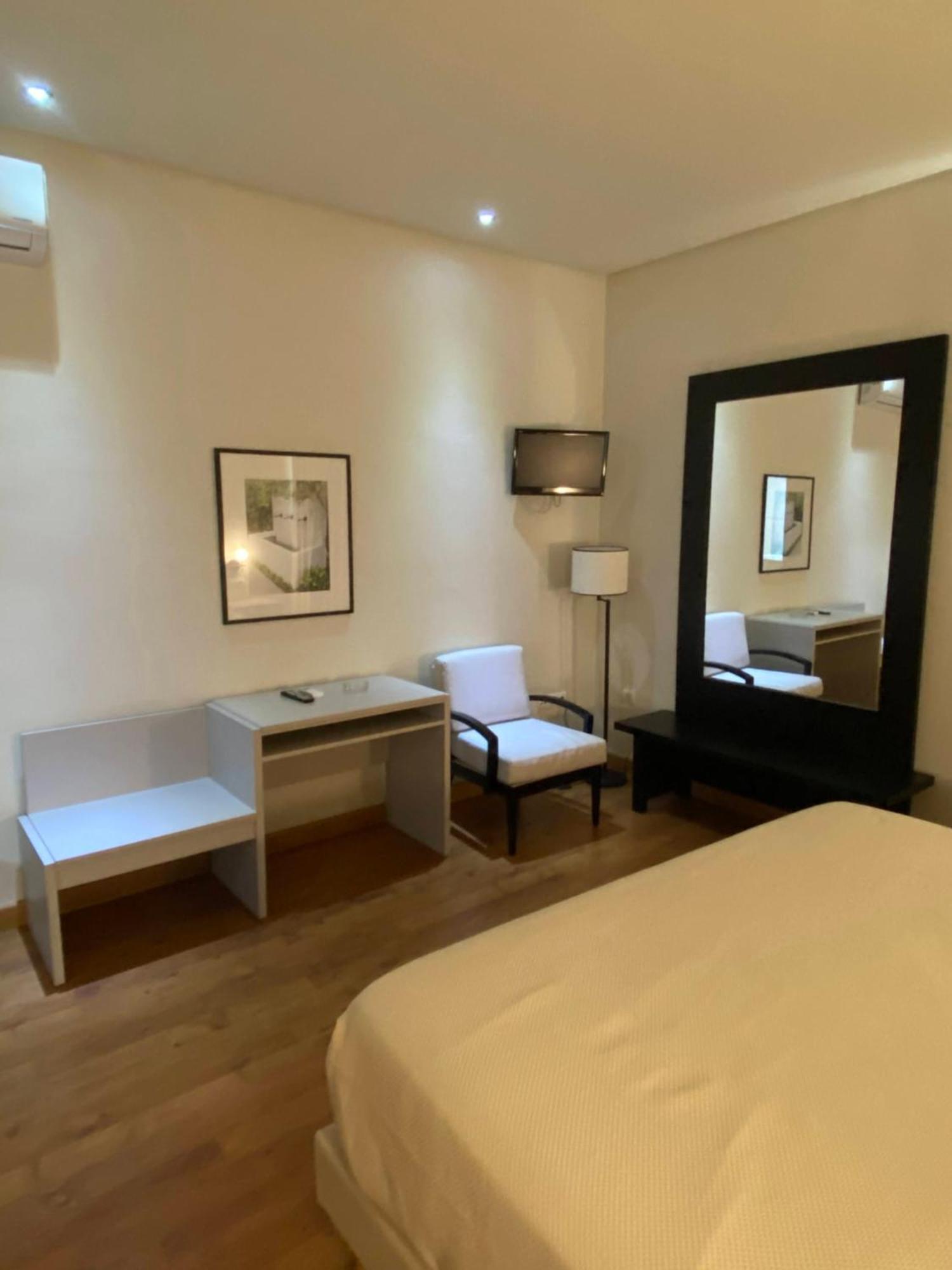 Hotel Santa Ana Ла-Карлота Экстерьер фото
