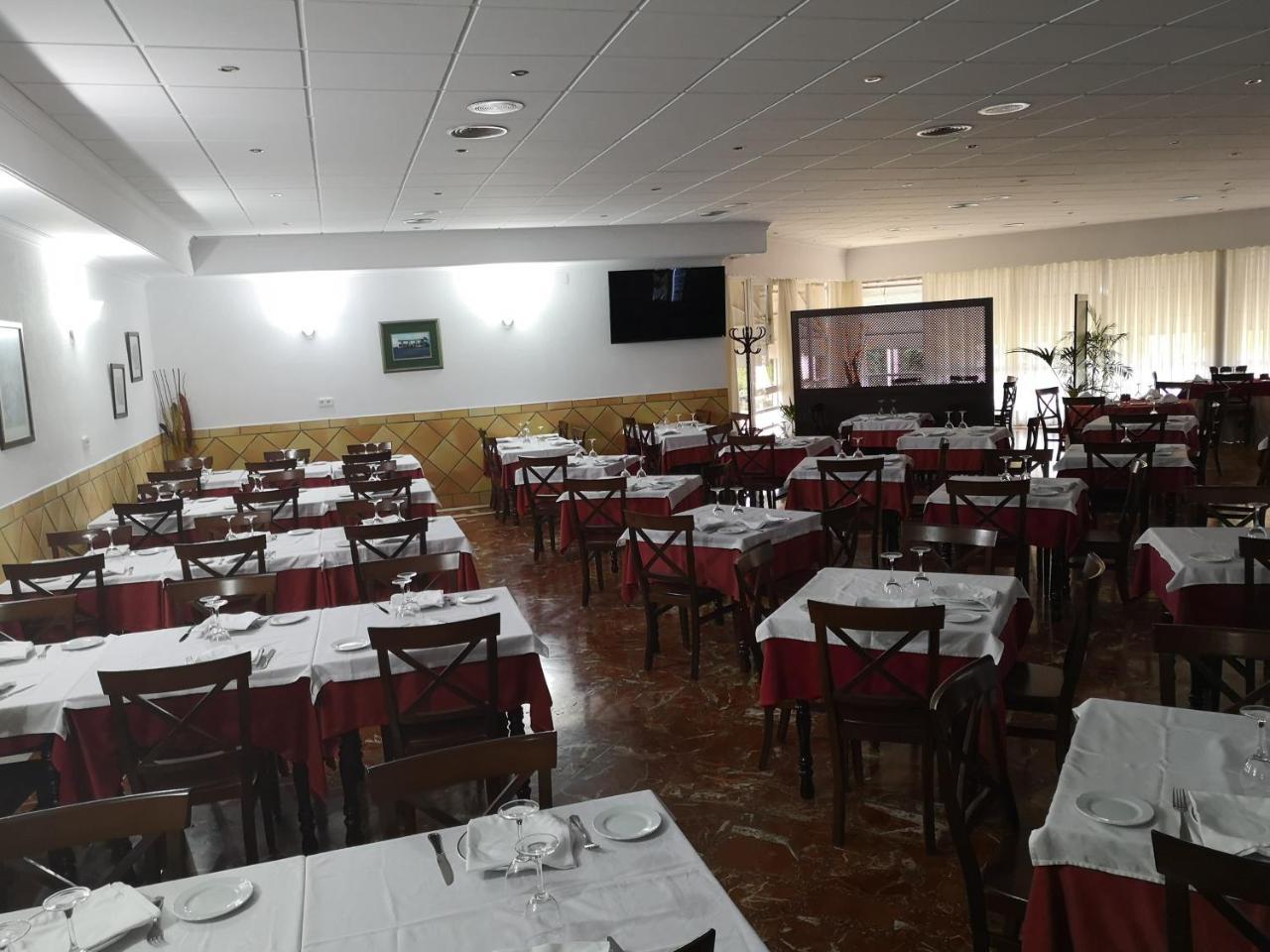 Hotel Santa Ana Ла-Карлота Экстерьер фото