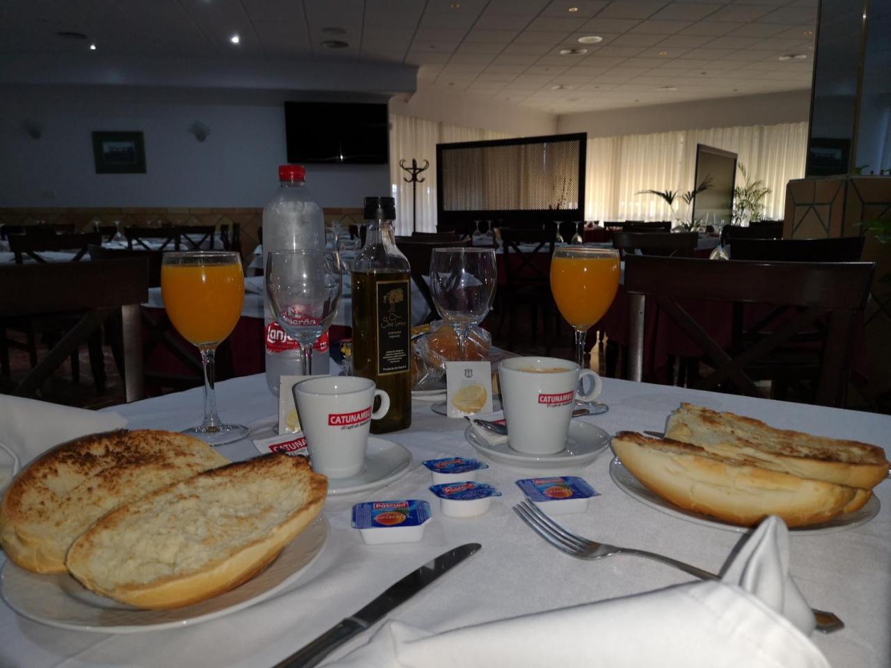 Hotel Santa Ana Ла-Карлота Экстерьер фото